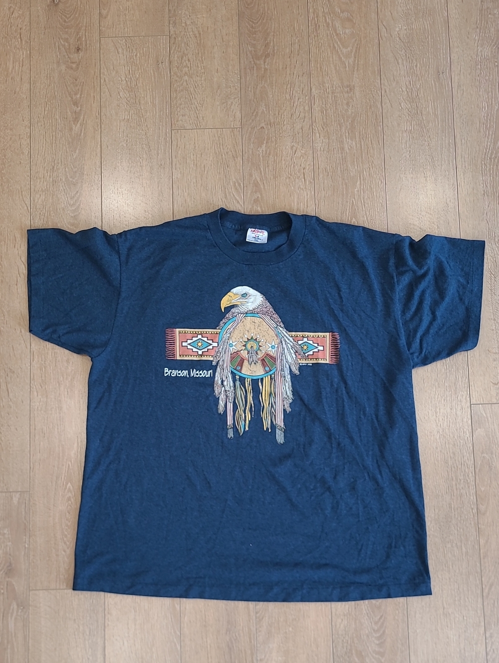 1993 EPI Tee Jays Navy Eagle Graphic Tee Native American Branson, Missouri
